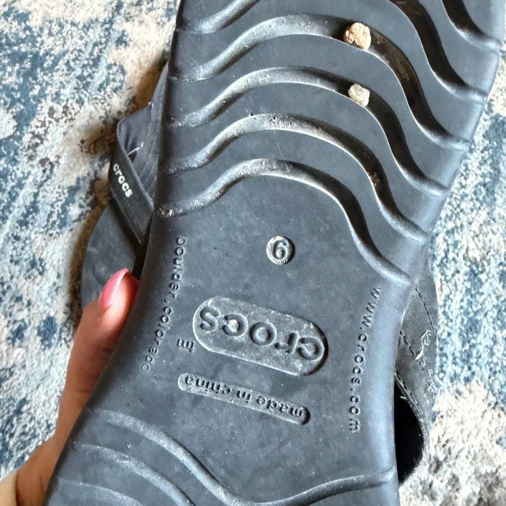 Crocs Athens Flip Flops Womens Size 9 Black Comfort Thong Sandals 10001‎